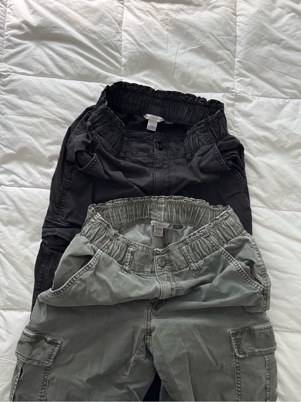 American Eagle Outfitters women’s Cargo  Pants - Black 00 Reg /Olive 2 regular